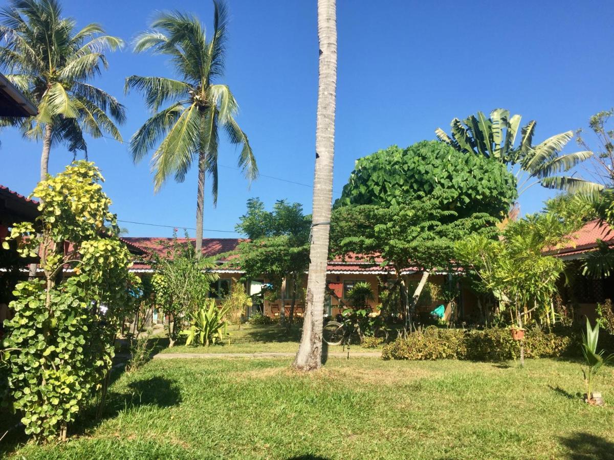 Soluna Guest House Pantai Cenang  Bagian luar foto