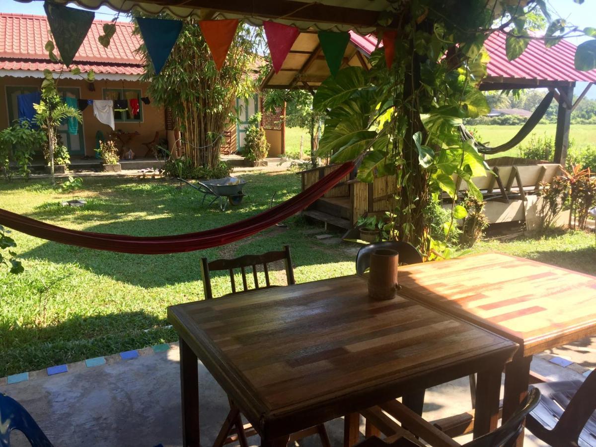 Soluna Guest House Pantai Cenang  Bagian luar foto