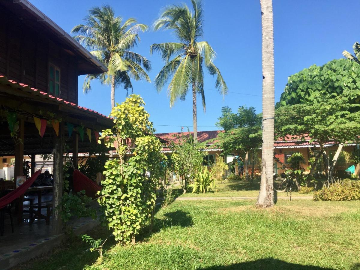 Soluna Guest House Pantai Cenang  Bagian luar foto