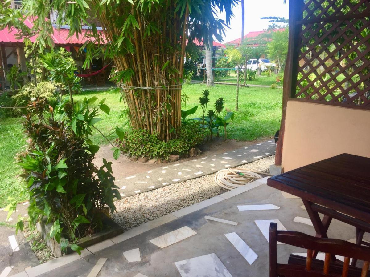 Soluna Guest House Pantai Cenang  Bagian luar foto