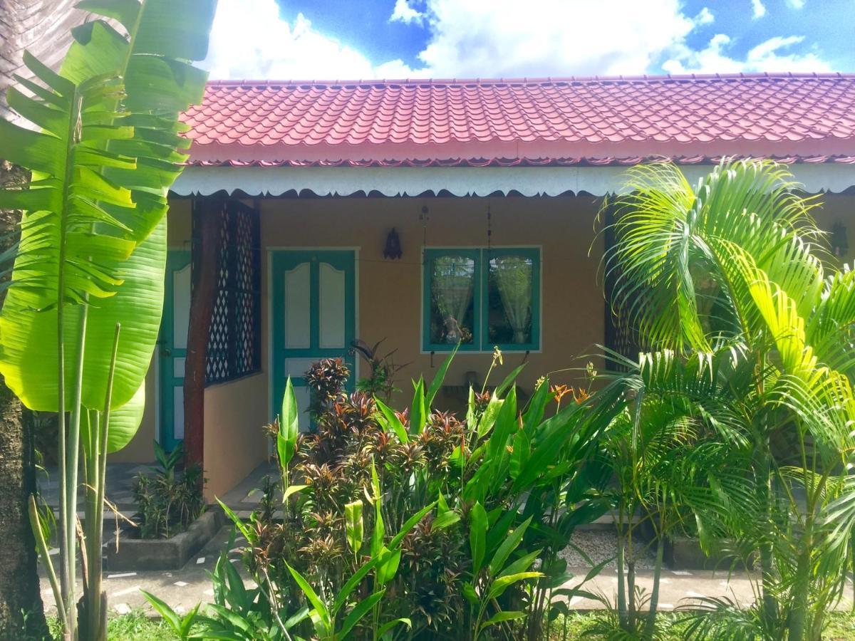Soluna Guest House Pantai Cenang  Bagian luar foto
