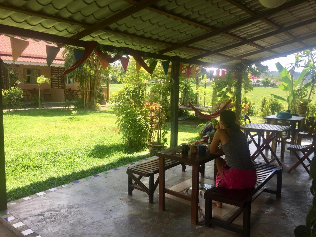 Soluna Guest House Pantai Cenang  Bagian luar foto