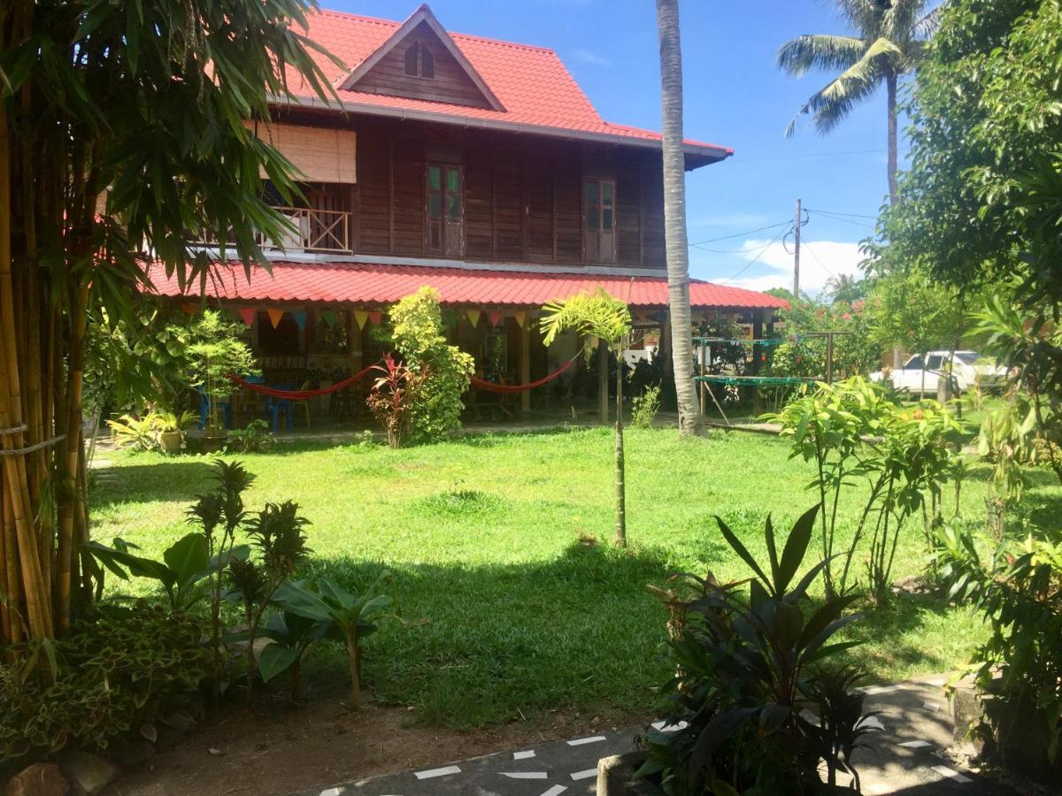 Soluna Guest House Pantai Cenang  Bagian luar foto