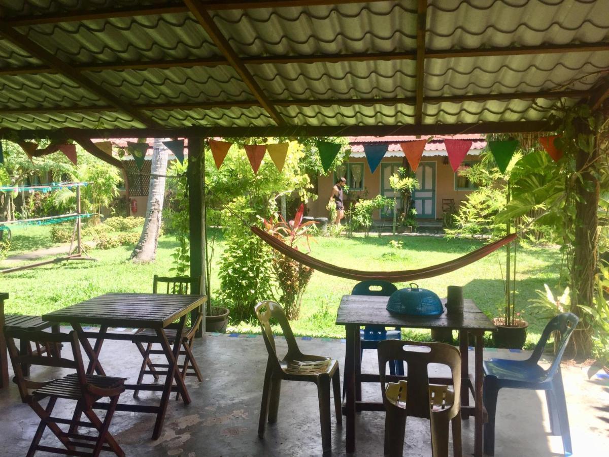 Soluna Guest House Pantai Cenang  Bagian luar foto